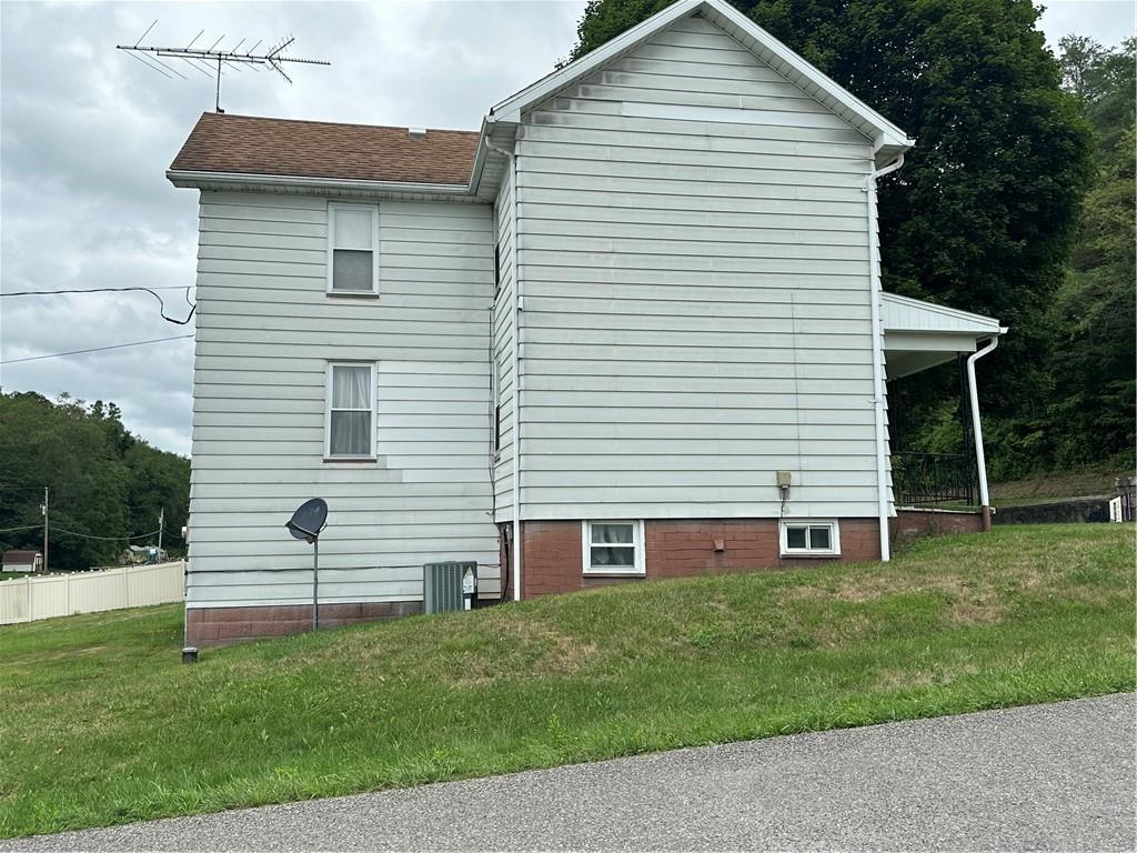 901 Clearfield Road Fenelton, PA 16034 - Photo 5 of 29 side of structure