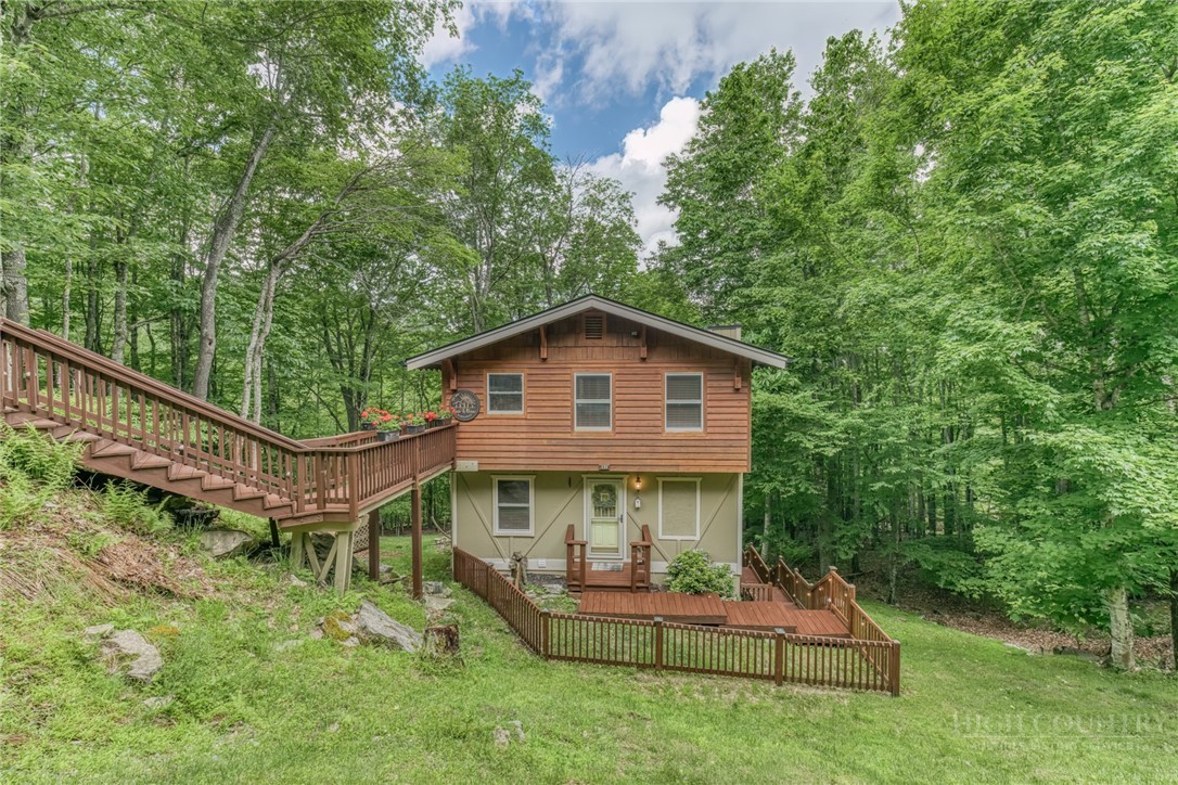133-135 Locust Ridge Road Beech Mountain, NC 28604 - Photo 3 of 46