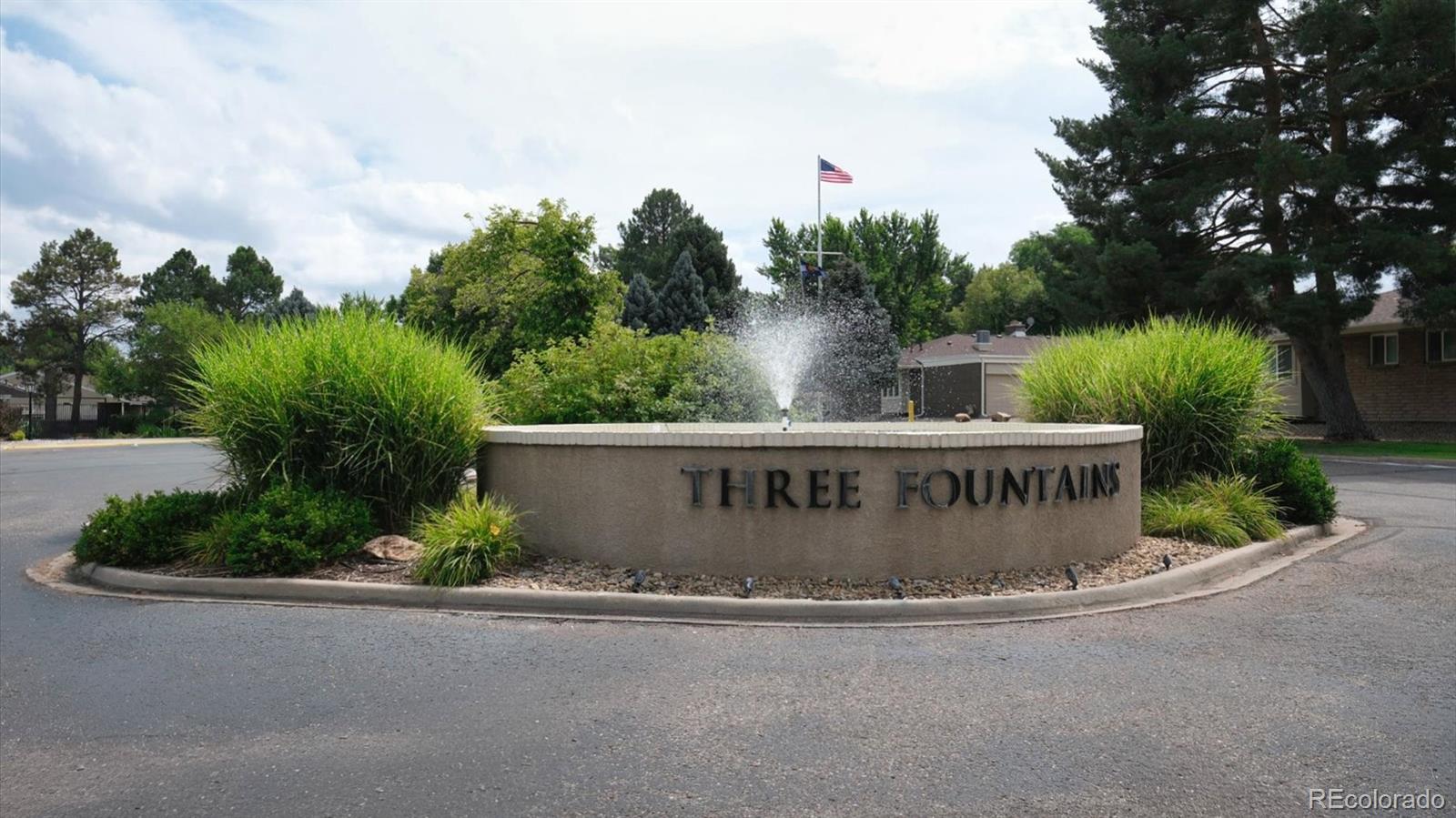 3292 South Oneida Way Denver, CO 80224 - Photo 3 of 44 a view of outdoor space with garden and trees