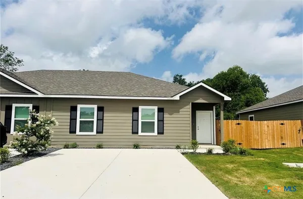 $1,450 | 516 Hudson Street, Seguin, TX 78155