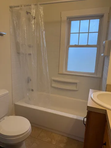 $2,900 | 150 Spencer Street, Manchester, CT 06040