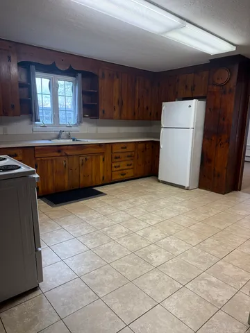 $2,900 | 150 Spencer Street, Manchester, CT 06040