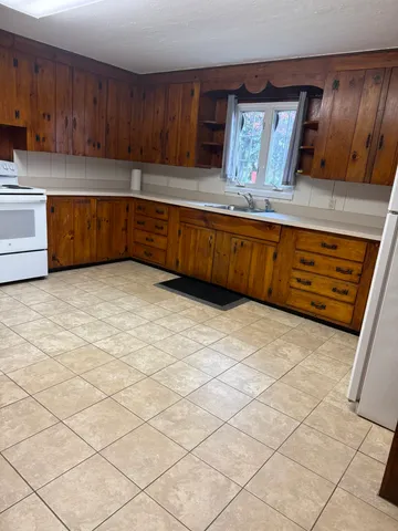 $2,900 | 150 Spencer Street, Manchester, CT 06040