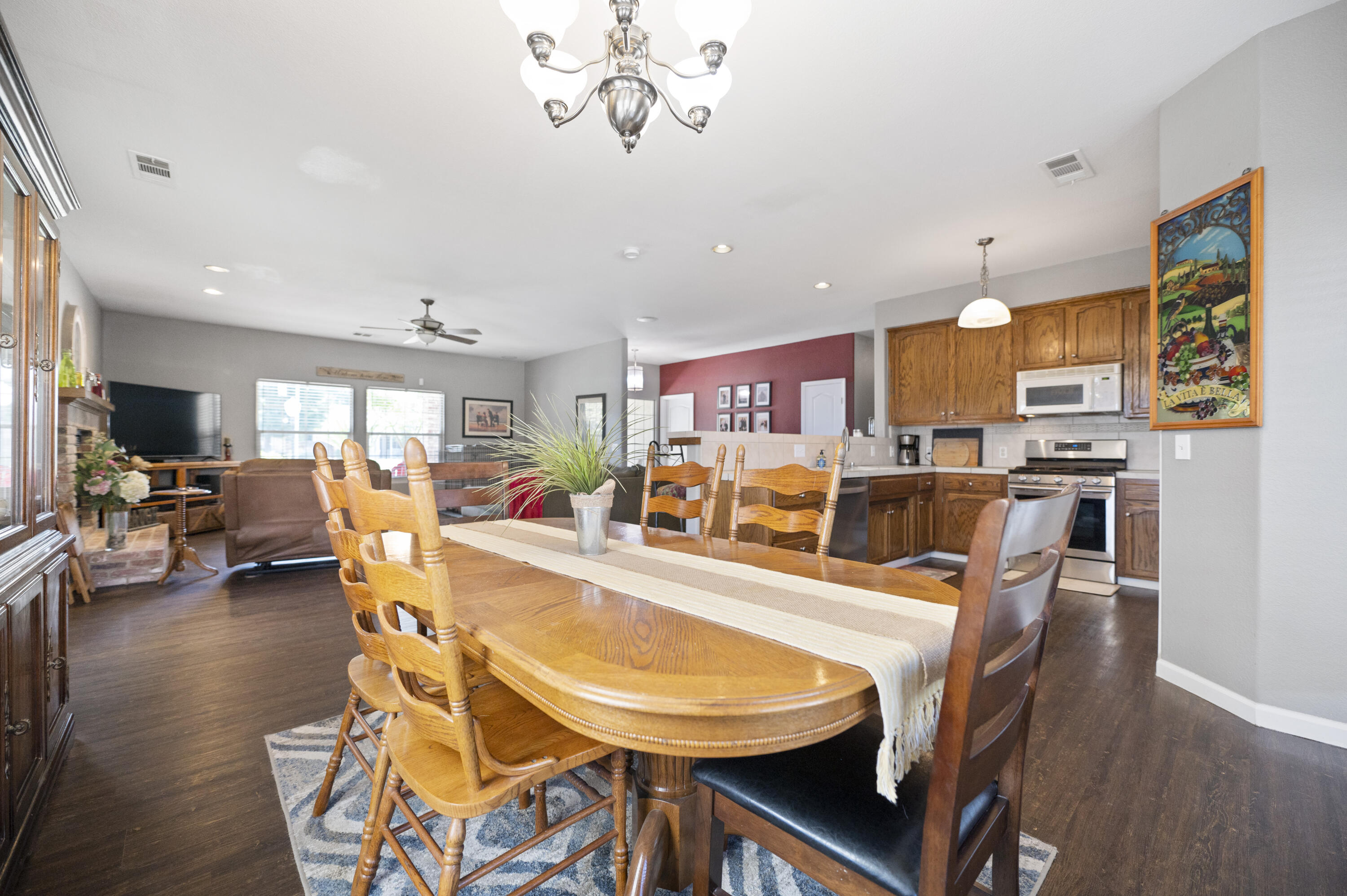 680 Leta Mae Court Exeter, CA 93221 - Photo 8 of 29 z62_6297
