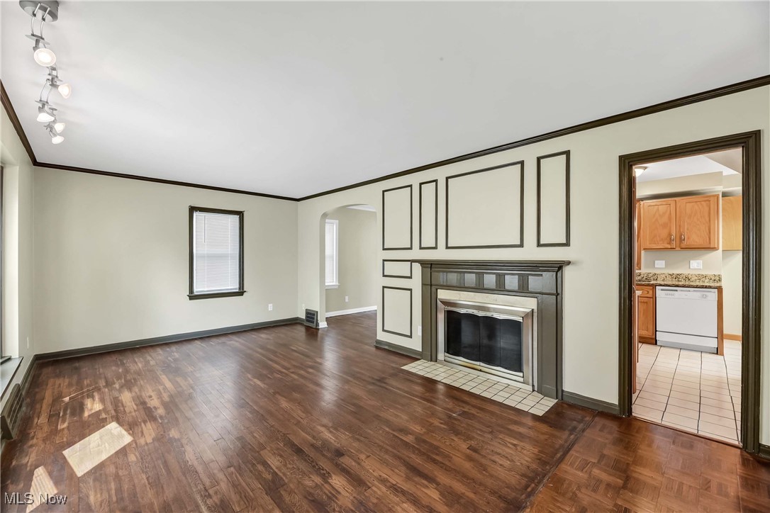2299 Allison Road Cleveland, OH 44118 - Photo 4 of 18