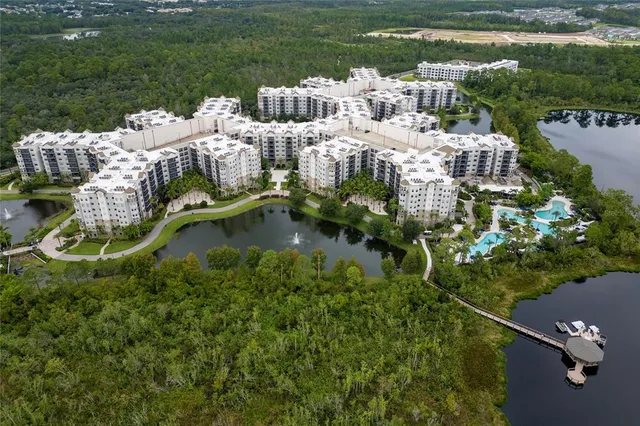 a picture of city view with lake view