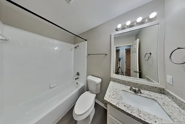 $1,825 | 227 Eagle Pass Drive, New Braunfels, TX 78130