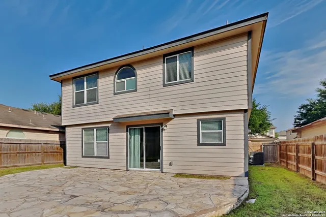 $1,825 | 227 Eagle Pass Drive, New Braunfels, TX 78130