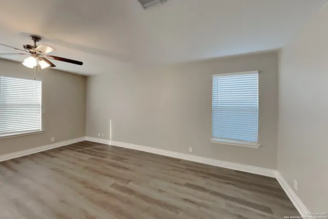 $1,825 | 227 Eagle Pass Drive, New Braunfels, TX 78130