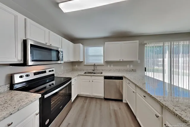 $1,825 | 227 Eagle Pass Drive, New Braunfels, TX 78130