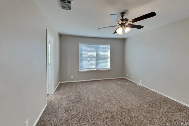 $1,825 | 227 Eagle Pass Drive, New Braunfels, TX 78130