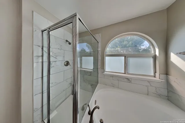 $1,825 | 227 Eagle Pass Drive, New Braunfels, TX 78130