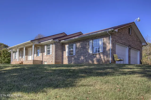 2726 West Old Topside Road, Louisville, TN 37777