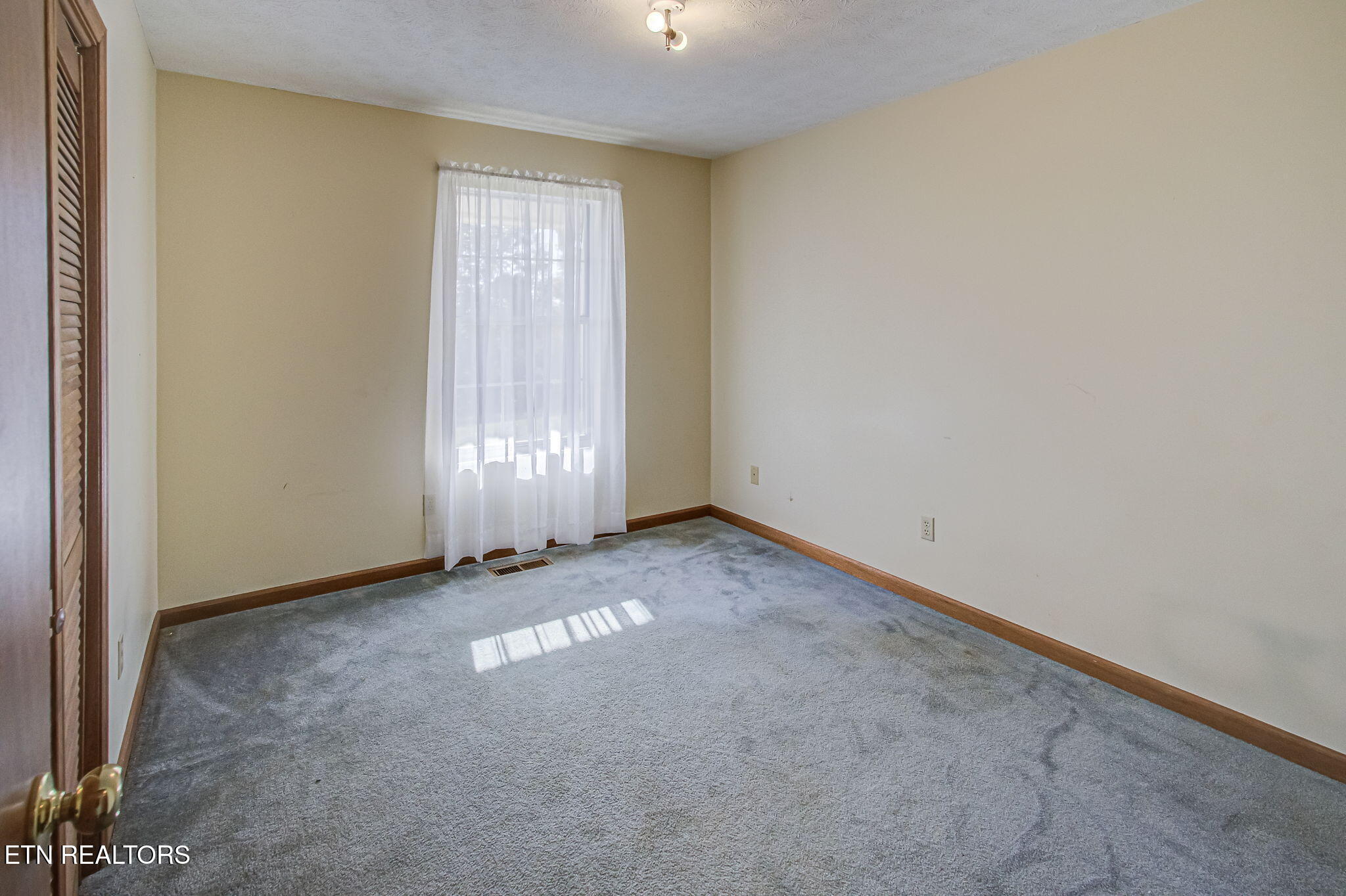 2726 West Old Topside Road Louisville, TN 37777 - Photo 11 of 41 IMG_1270