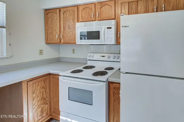 2726 West Old Topside Road, Louisville, TN 37777