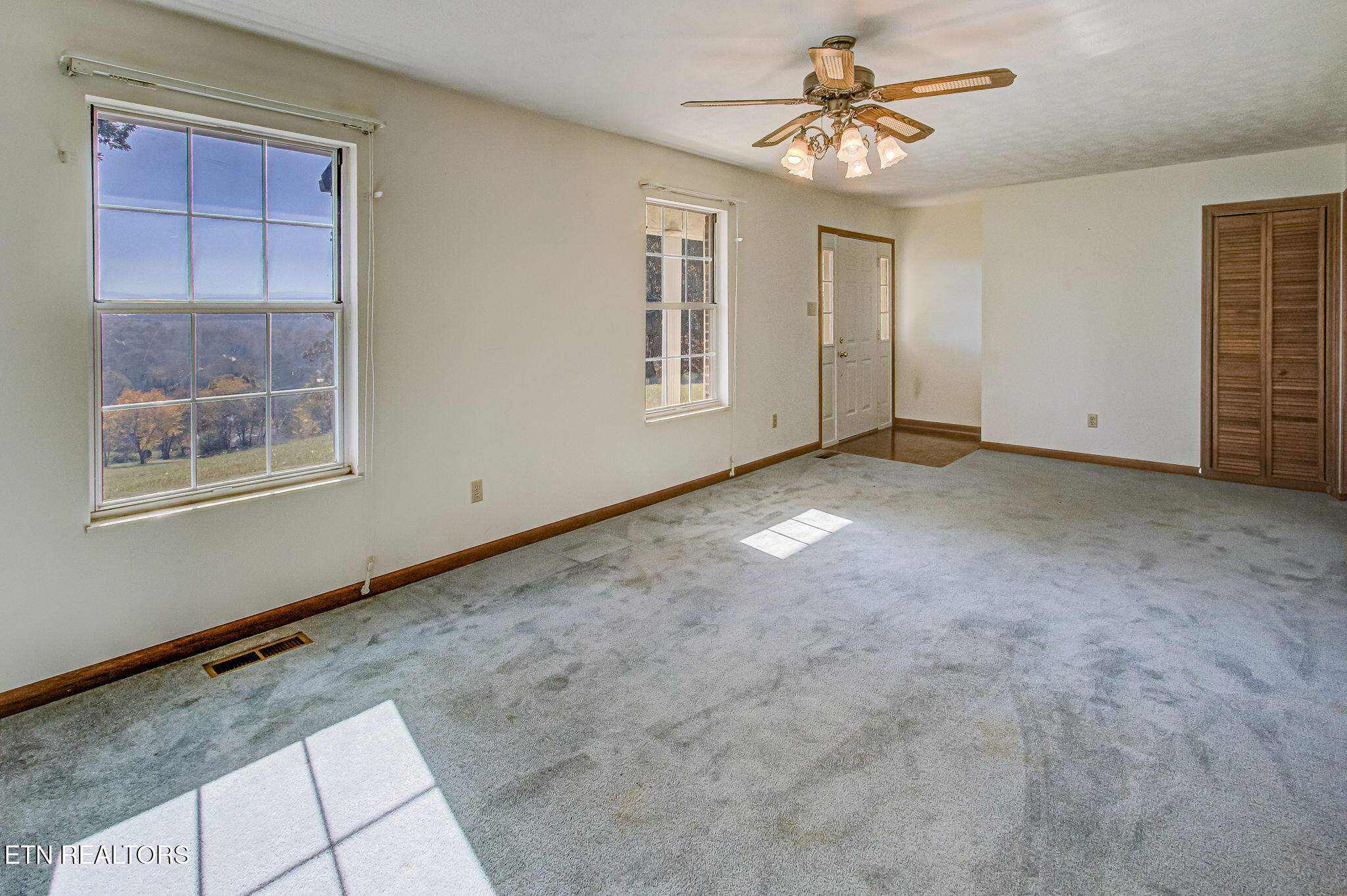 2726 West Old Topside Road Louisville, TN 37777 - Photo 7 of 41 IMG_1234