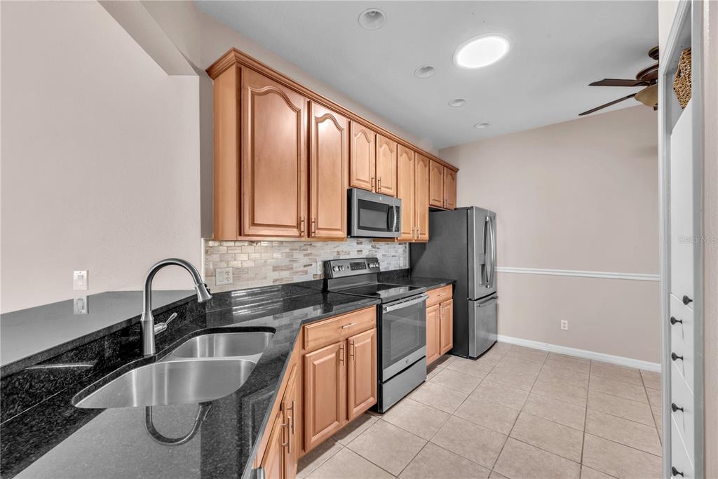 107 Shell Falls Drive Apollo Beach, FL 33572 - Photo 4 of 54