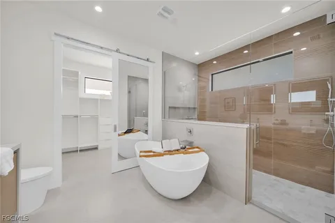 $525,000 | 1322 Northeast 6th Place, Cape Coral, FL 33909