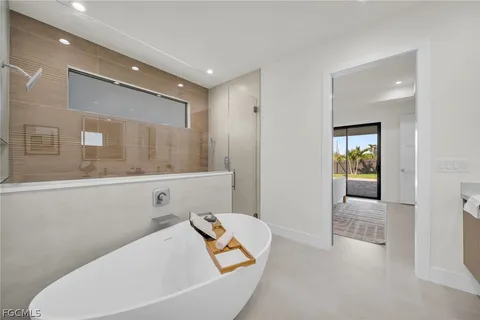 $525,000 | 1322 Northeast 6th Place, Cape Coral, FL 33909