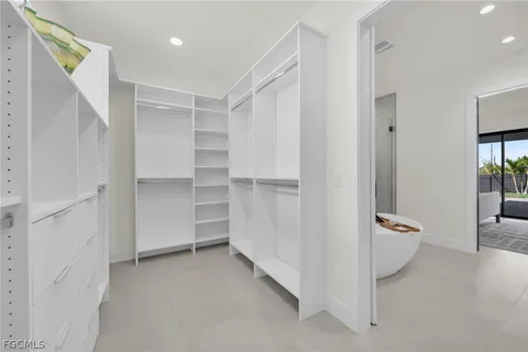 $525,000 | 1322 Northeast 6th Place, Cape Coral, FL 33909