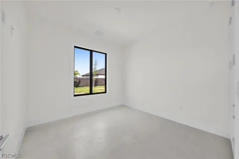 $525,000 | 1322 Northeast 6th Place, Cape Coral, FL 33909