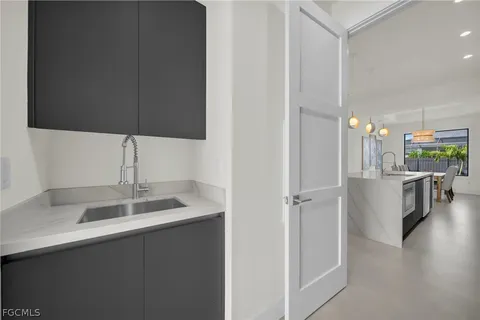 $525,000 | 1322 Northeast 6th Place, Cape Coral, FL 33909