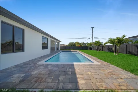 $525,000 | 1322 Northeast 6th Place, Cape Coral, FL 33909