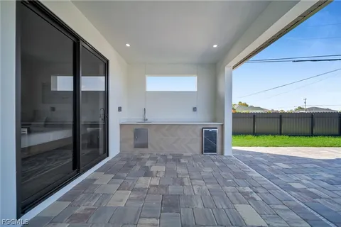 $525,000 | 1322 Northeast 6th Place, Cape Coral, FL 33909