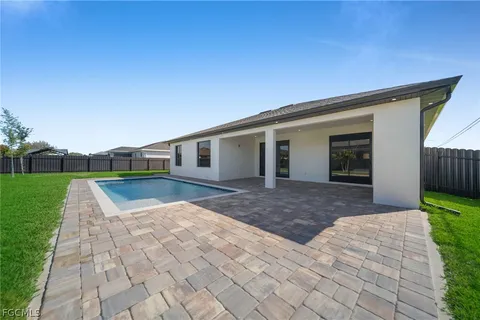 $525,000 | 1322 Northeast 6th Place, Cape Coral, FL 33909