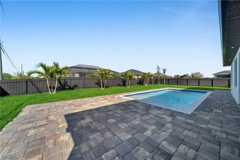 $525,000 | 1322 Northeast 6th Place, Cape Coral, FL 33909