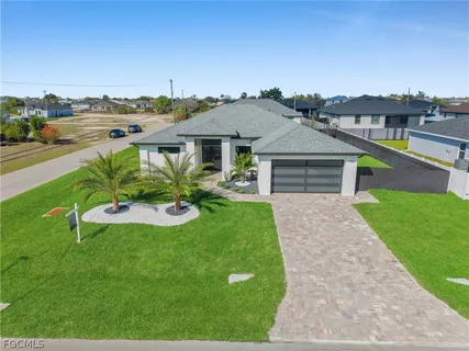 $525,000 | 1322 Northeast 6th Place, Cape Coral, FL 33909