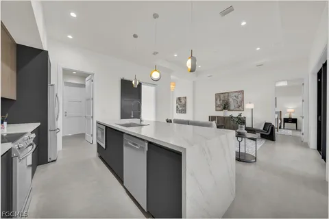 $525,000 | 1322 Northeast 6th Place, Cape Coral, FL 33909