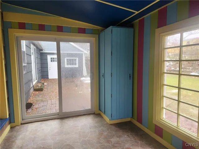 $240,000 | 9 Terrace Hill Drive, New Hartford, NY 13413