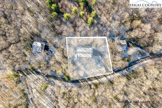 a view of a outdoor space