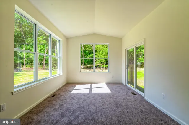 a view of empty room with window