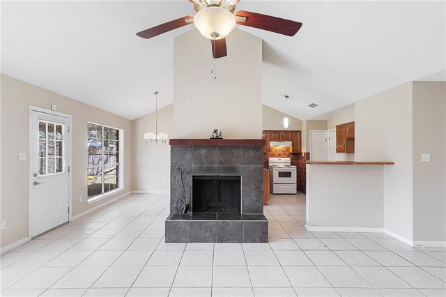 1402 Shakespeare Court Slidell, LA 70461 - Photo 3 of 10