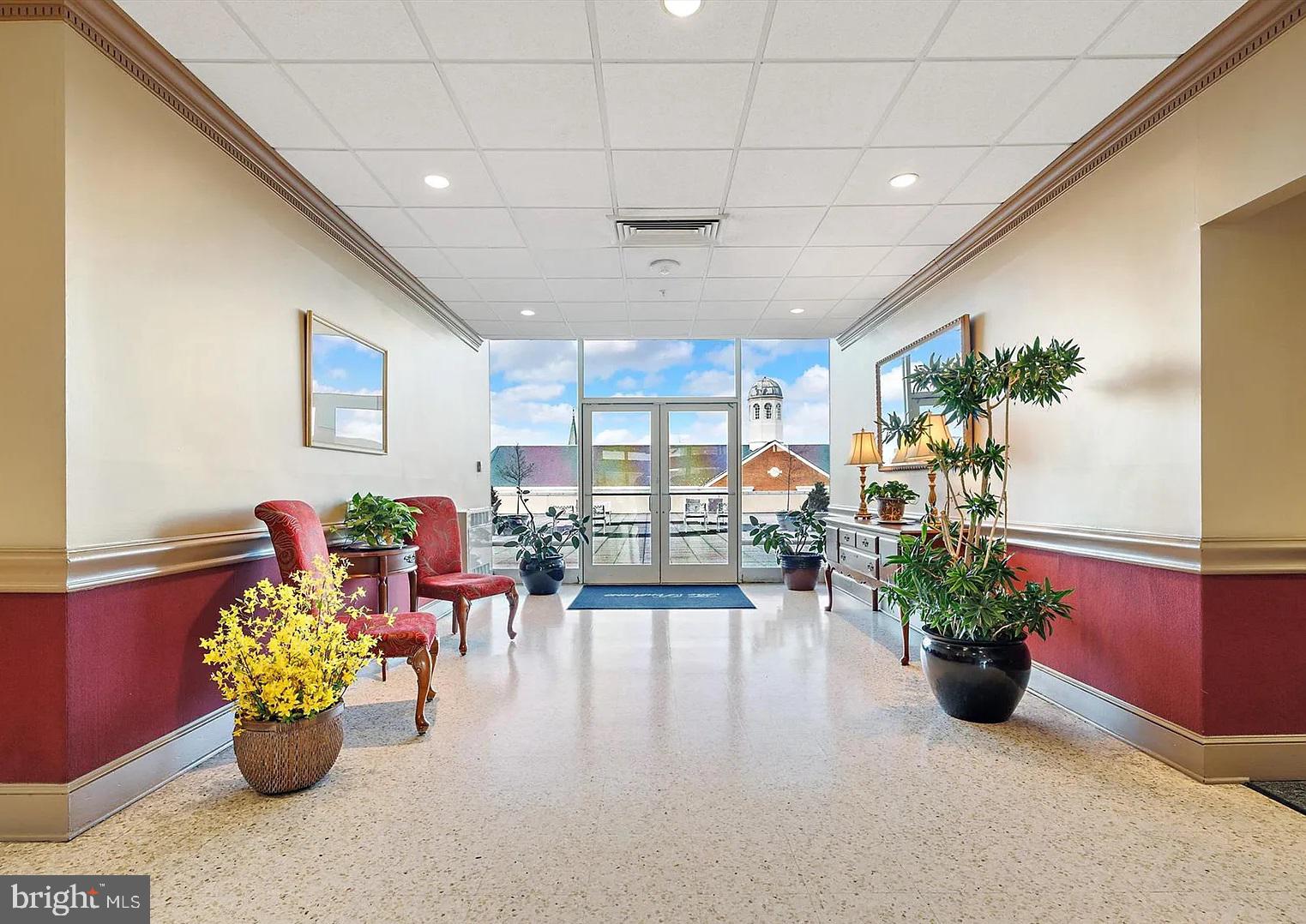 28 Allegheny Avenue, Unit 2502 Towson, MD 21204 - Photo 20 of 22 a living room with furniture