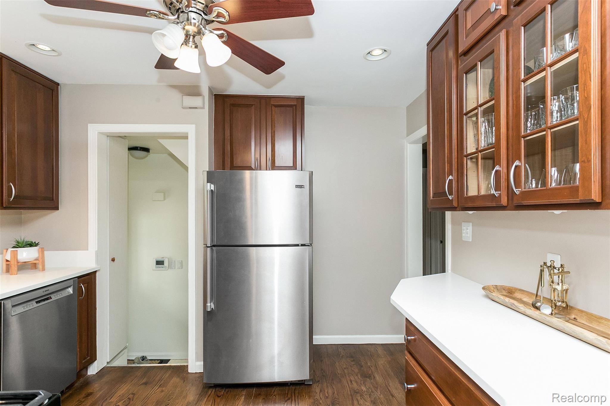 2909 Bembridge Road Royal Oak, MI 48073 - Photo 11 of 35 Bembridge-14.jpg