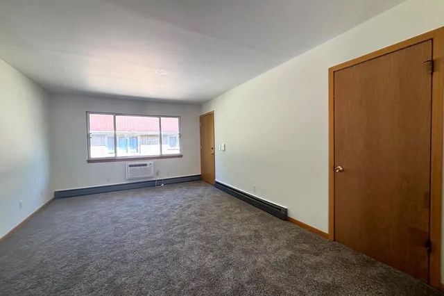 $1,300 | 2411 Brentwood Parkway, Madison, WI 53704