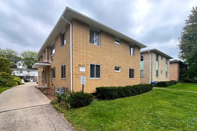 $1,275 | 2411 Brentwood Parkway, Madison, WI 53704