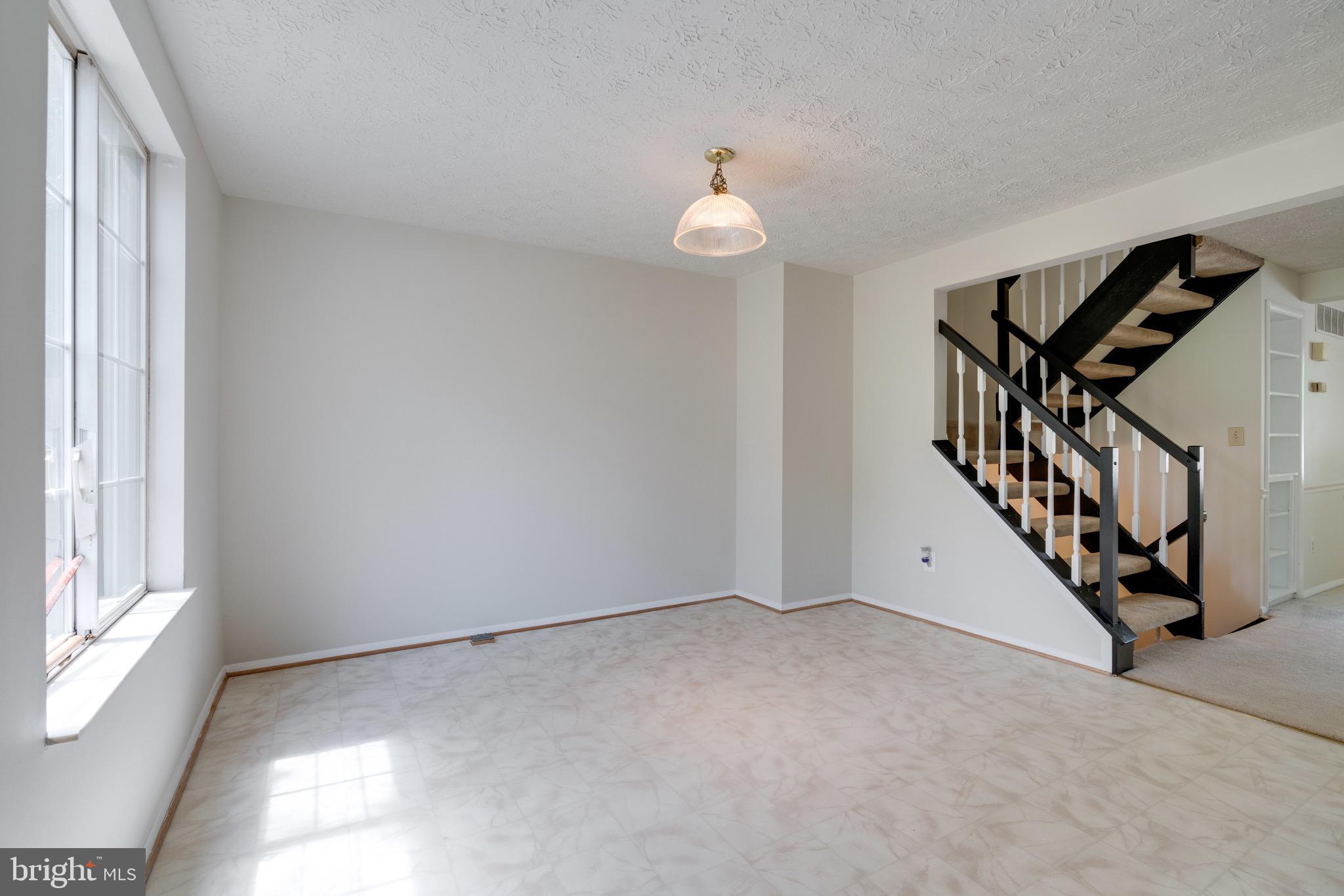 8765 Newington Commons Road Lorton, VA 22079 - Photo 14 of 51 Large Eating Space in Kitchen