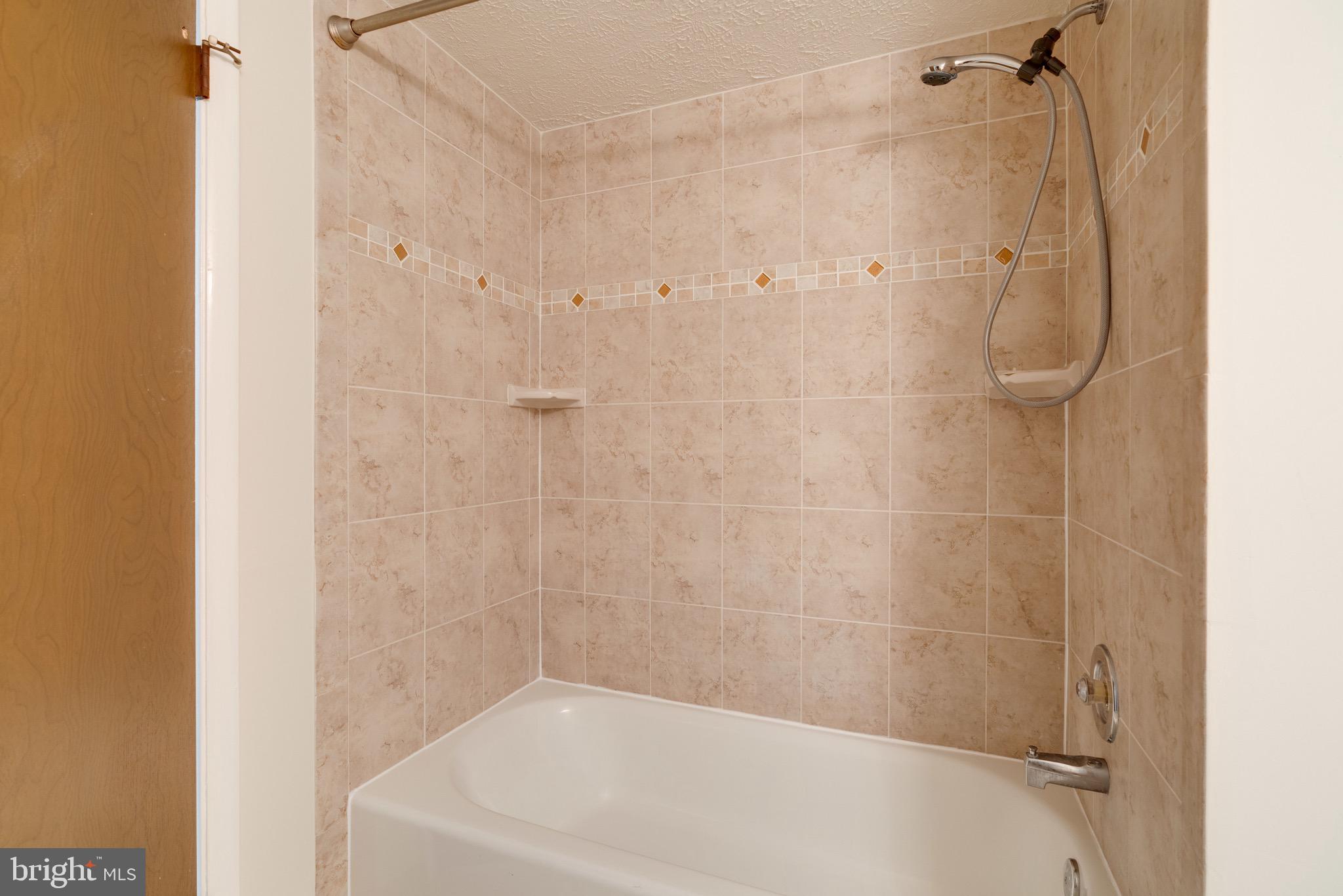 8765 Newington Commons Road Lorton, VA 22079 - Photo 28 of 51 Hall Bath