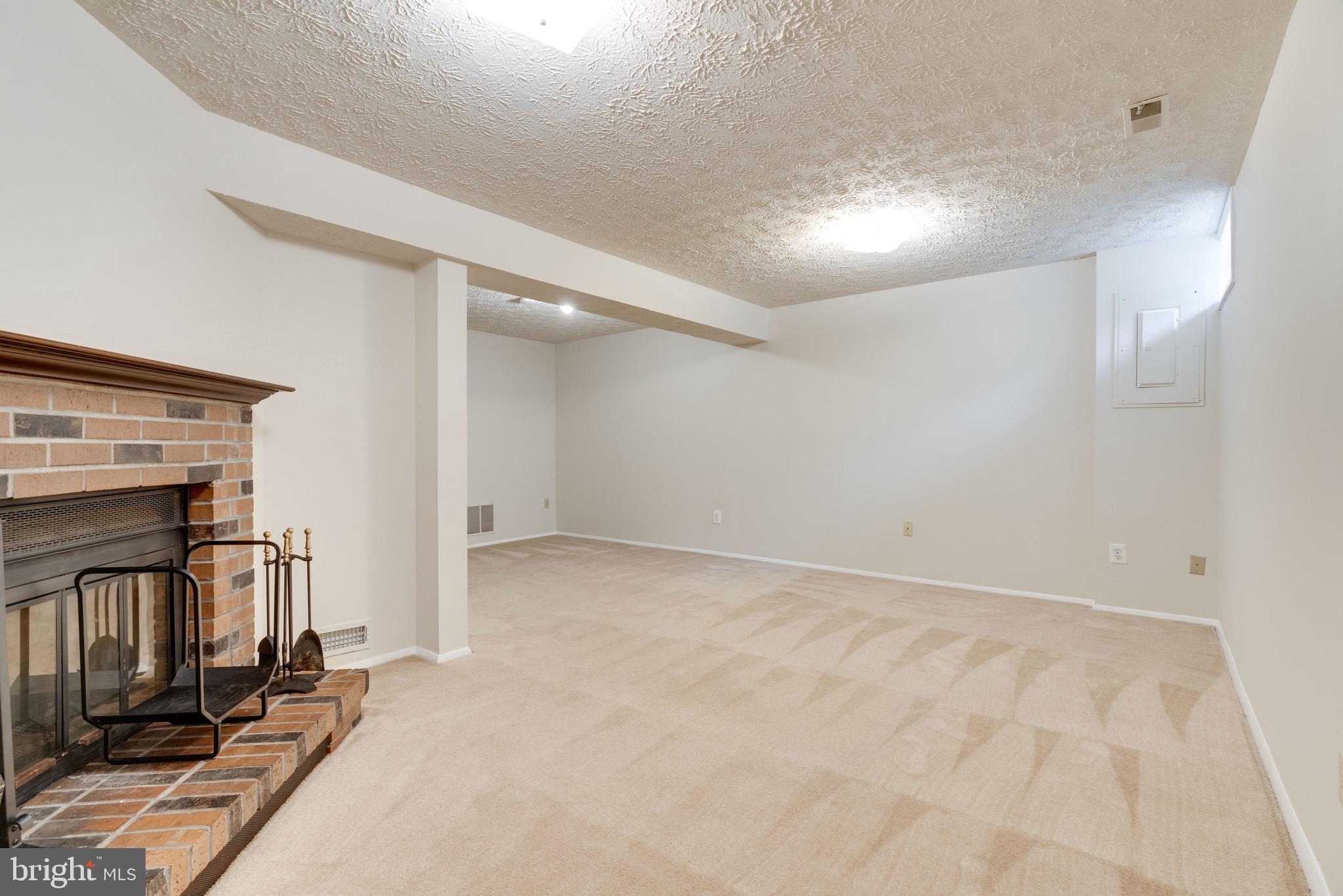 8765 Newington Commons Road Lorton, VA 22079 - Photo 39 of 51 Rec Room
