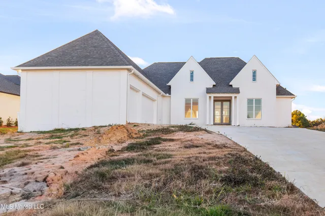 $870,900 | 205 Parke Drive, Ridgeland, MS 39157