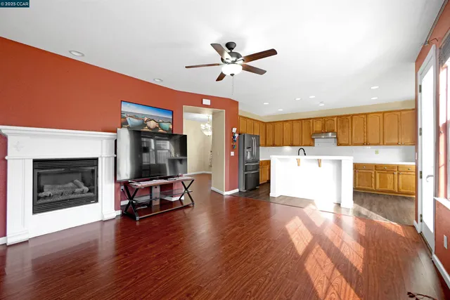 $948,000 | 5700 Oakmont Drive, Richmond, CA 94806