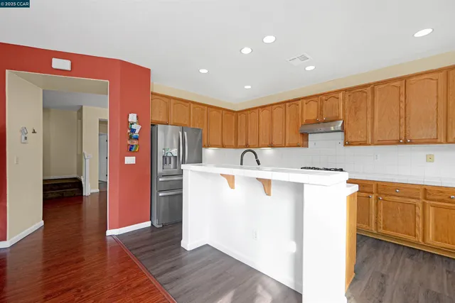 $948,000 | 5700 Oakmont Drive, Richmond, CA 94806