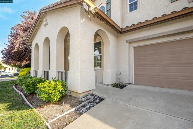 $948,000 | 5700 Oakmont Drive, Richmond, CA 94806