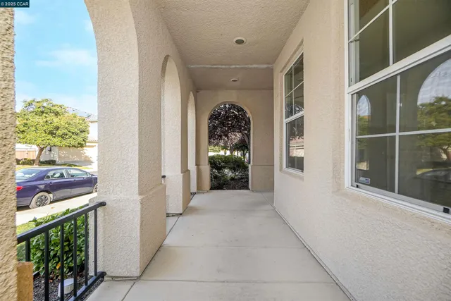 $948,000 | 5700 Oakmont Drive, Richmond, CA 94806