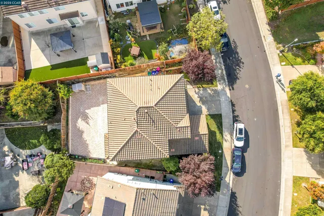 $948,000 | 5700 Oakmont Drive, Richmond, CA 94806