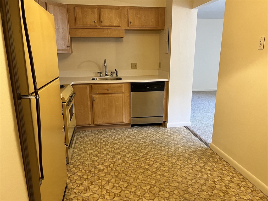 1006 Paradise Road, Unit 1F Swampscott, MA 01907 - Photo 12 of 27 Gallery Image 12
